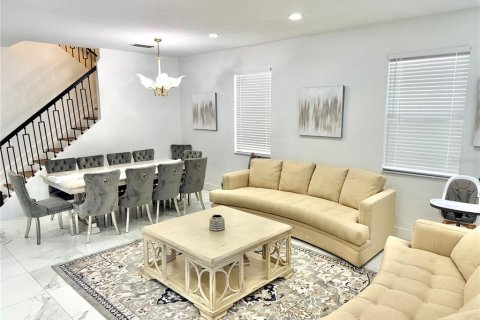 Casa en alquiler en Davenport, Florida, 5 dormitorios, 324.41 m2 № 1904478 - foto 3