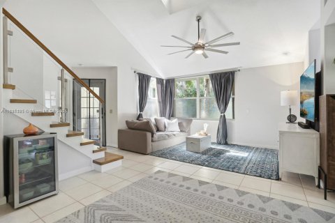 Townhouse in Boynton Beach, Florida 3 bedrooms, 118.17 sq.m. № 1818763 - photo 3