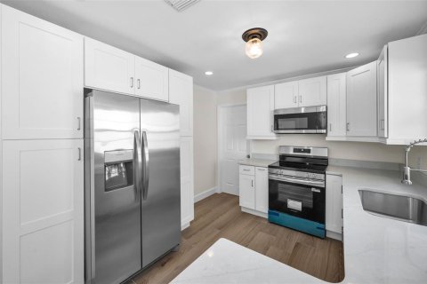 Casa en venta en Tampa, Florida, 3 dormitorios, 123.19 m2 № 1902664 - foto 13