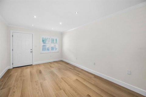 Casa en venta en Tampa, Florida, 3 dormitorios, 123.19 m2 № 1902664 - foto 7