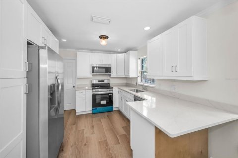 Casa en venta en Tampa, Florida, 3 dormitorios, 123.19 m2 № 1902664 - foto 10