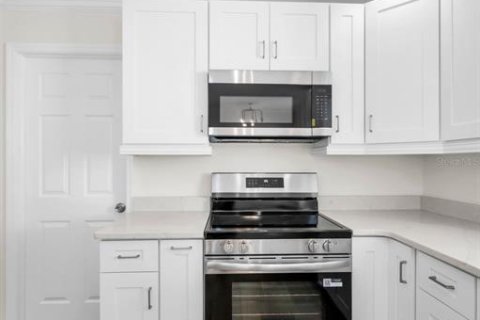 Casa en venta en Tampa, Florida, 3 dormitorios, 123.19 m2 № 1902664 - foto 12