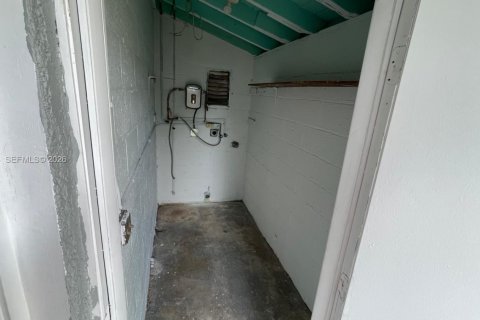 Villa ou maison à louer à Fort Lauderdale, Floride: 2 chambres, 291.71 m2 № 2388054 - photo 14