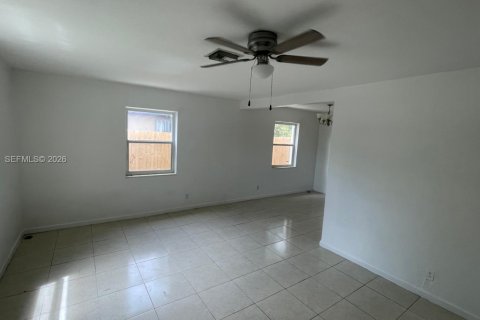 Villa ou maison à louer à Fort Lauderdale, Floride: 2 chambres, 291.71 m2 № 2388054 - photo 6
