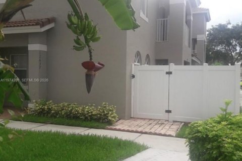 Adosado en venta en Miramar, Florida, 3 dormitorios, 143.72 m2 № 2036495 - foto 3