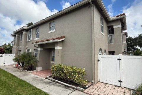 Adosado en Miramar, Florida 3 dormitorios, 143.72 m2 № 2036495