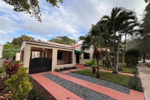 Villa ou maison à vendre à Coral Gables, Floride: 3 chambres, 128.76 m2 № 2024276 - photo 3