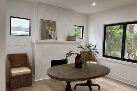 Villa ou maison à vendre à Coral Gables, Floride: 3 chambres, 128.76 m2 № 2024276 - photo 4