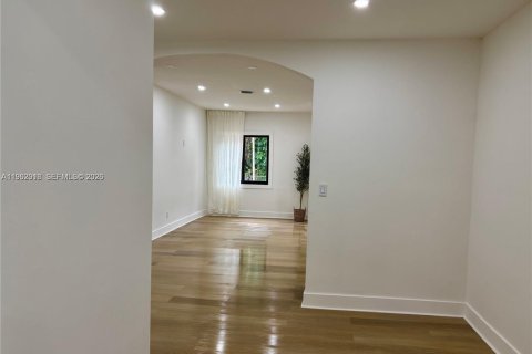 Villa ou maison à vendre à Coral Gables, Floride: 3 chambres, 128.76 m2 № 2024276 - photo 5