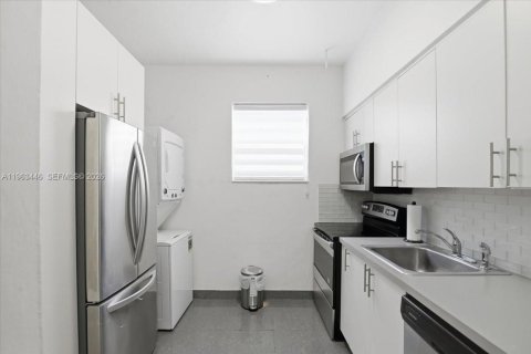 Condominio en venta en Miami Beach, Florida, 3 habitaciones, 48.31 m2 № 2027936 - foto 16