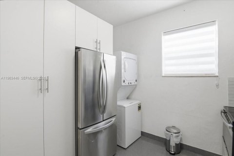 Condominio en venta en Miami Beach, Florida, 3 habitaciones, 48.31 m2 № 2027936 - foto 17