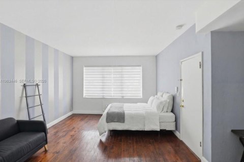 Condominio en venta en Miami Beach, Florida, 3 habitaciones, 48.31 m2 № 2027936 - foto 6