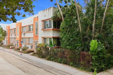 Condominio en venta en Miami Beach, Florida, 3 habitaciones, 48.31 m2 № 2027936 - foto 23