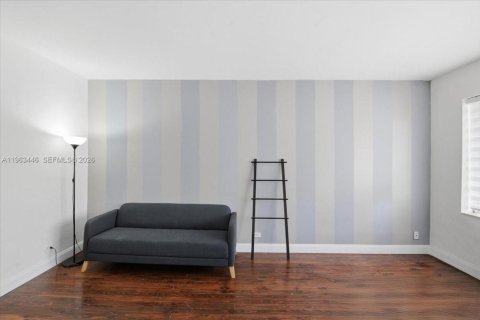 Condominio en venta en Miami Beach, Florida, 3 habitaciones, 48.31 m2 № 2027936 - foto 7