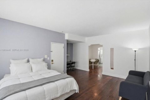 Condominio en venta en Miami Beach, Florida, 3 habitaciones, 48.31 m2 № 2027936 - foto 8