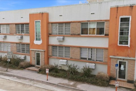 Condominio en Miami Beach, Florida, 3 habitaciones  № 2027936