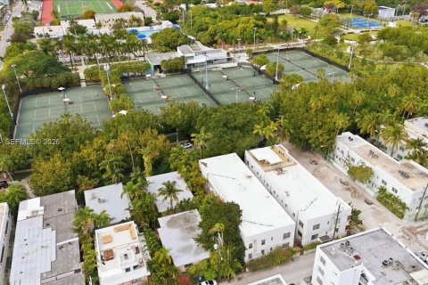 Condominio en venta en Miami Beach, Florida, 3 habitaciones, 48.31 m2 № 2027936 - foto 29