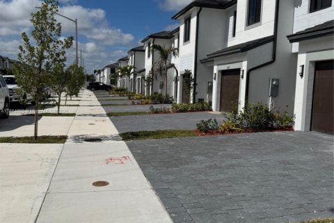 Townhouse in Homestead, Florida 3 bedrooms № 1930839 - photo 13