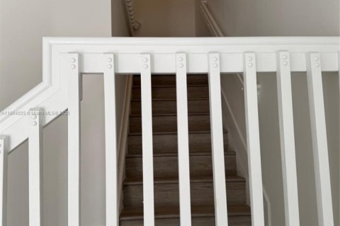 Townhouse in Homestead, Florida 3 bedrooms № 1930839 - photo 8