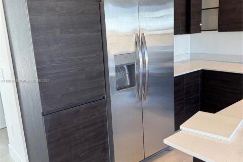 Townhouse in Homestead, Florida 3 bedrooms № 1930839 - photo 3