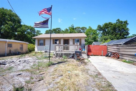 House in Tampa, Florida 2 bedrooms, 65.5 sq.m. № 1651772 - photo 2