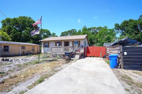 House in Tampa, Florida 2 bedrooms, 65.5 sq.m. № 1651772 - photo 3