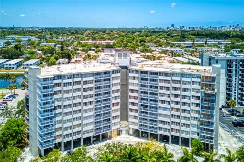 Condo in North Miami Beach, Florida, 1 bedroom  № 1943304 - photo 5