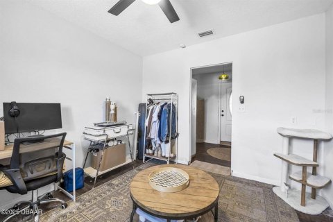 House in Edgewater, Florida 4 bedrooms, 122.17 sq.m. № 1567627 - photo 6