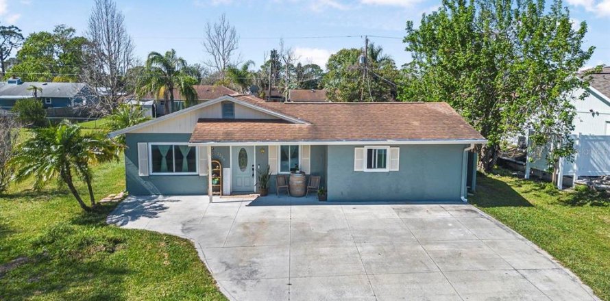 House in Edgewater, Florida 4 bedrooms, 122.17 sq.m. № 1567627