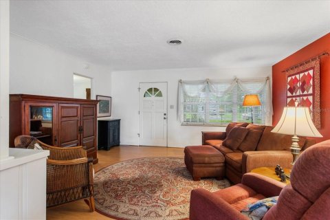 Villa ou maison à vendre à Orlando, Floride: 3 chambres, 138.7 m2 № 2411403 - photo 5