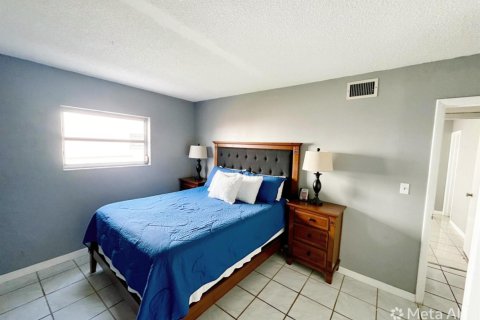 Condo in Pompano Beach, Florida, 2 bedrooms  № 2173970 - photo 16