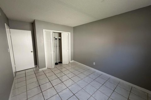 Condo in Pompano Beach, Florida, 2 bedrooms  № 2173970 - photo 19