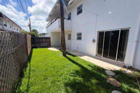 Condo in Pompano Beach, Florida, 2 bedrooms  № 2173970 - photo 5