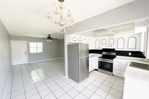 Condo in Pompano Beach, Florida, 2 bedrooms  № 2173970 - photo 7