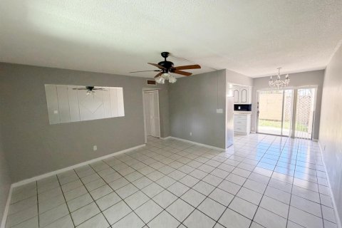 Condo in Pompano Beach, Florida, 2 bedrooms  № 2173970 - photo 14