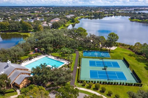 Townhouse in Windermere, Florida 4 bedrooms, 213.12 sq.m. № 2386655 - photo 25