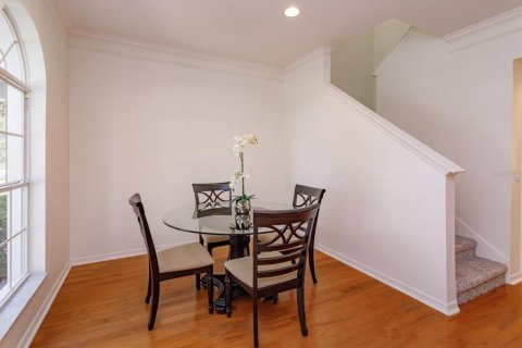 Townhouse in Windermere, Florida 4 bedrooms, 213.12 sq.m. № 2386655 - photo 6