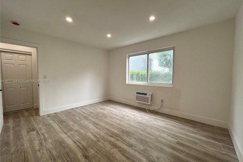 Apartamento en alquiler en Miami Beach, Florida, 1 dormitorio, 60.85 m2 № 1922592 - foto 16