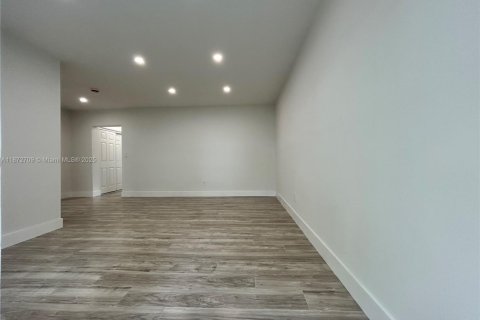 Apartamento en alquiler en Miami Beach, Florida, 1 dormitorio, 60.85 m2 № 1922592 - foto 10