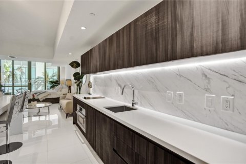 Condominio en alquiler en Miami, Florida, 61.5 m2 № 1993611 - foto 24