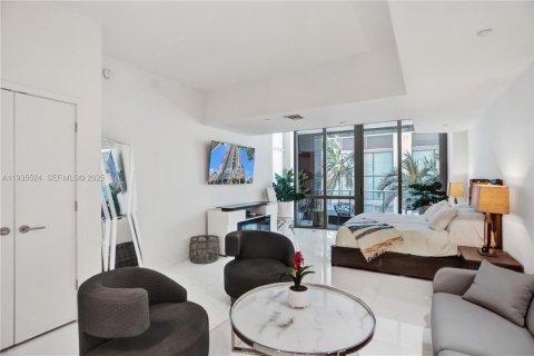Condominio en alquiler en Miami, Florida, 61.5 m2 № 1993611 - foto 7