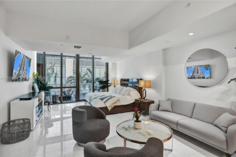 Condominio en alquiler en Miami, Florida, 61.5 m2 № 1993611 - foto 17