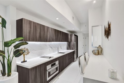 Condominio en alquiler en Miami, Florida, 61.5 m2 № 1993611 - foto 21