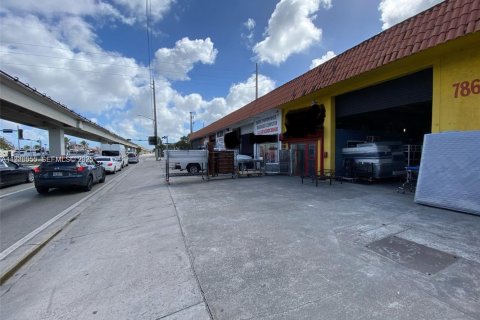 Commercial property in Hialeah, Florida № 1986498 - photo 5
