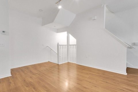 Townhouse in Maitland, Florida 2 bedrooms, 118.91 sq.m. № 2167626 - photo 5