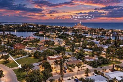 House in Saint Pete Beach, Florida 3 bedrooms, 103.86 sq.m. № 2349999