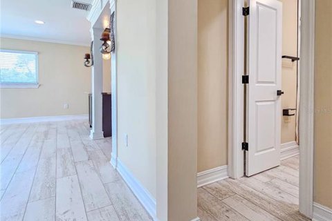 House in Saint Pete Beach, Florida 3 bedrooms, 103.86 sq.m. № 2349999 - photo 24