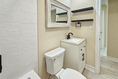 House in Saint Pete Beach, Florida 3 bedrooms, 103.86 sq.m. № 2349999 - photo 27