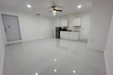 Immobilier commercial à louer à Miami, Floride: 1 chambre, 65.03 m2 № 2023774 - photo 9