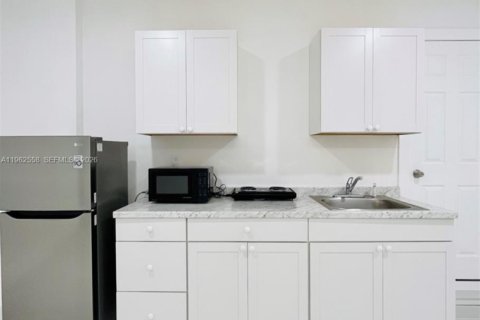 Immobilier commercial à louer à Miami, Floride: 1 chambre, 65.03 m2 № 2023774 - photo 6